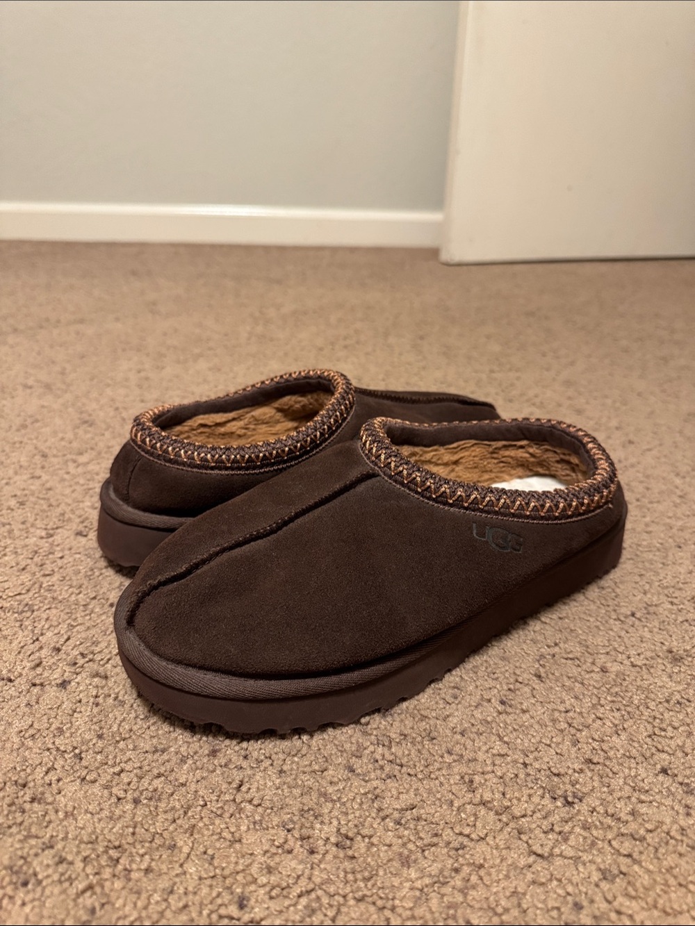 UGG Women’s Chocolate Brown Tasman slippers